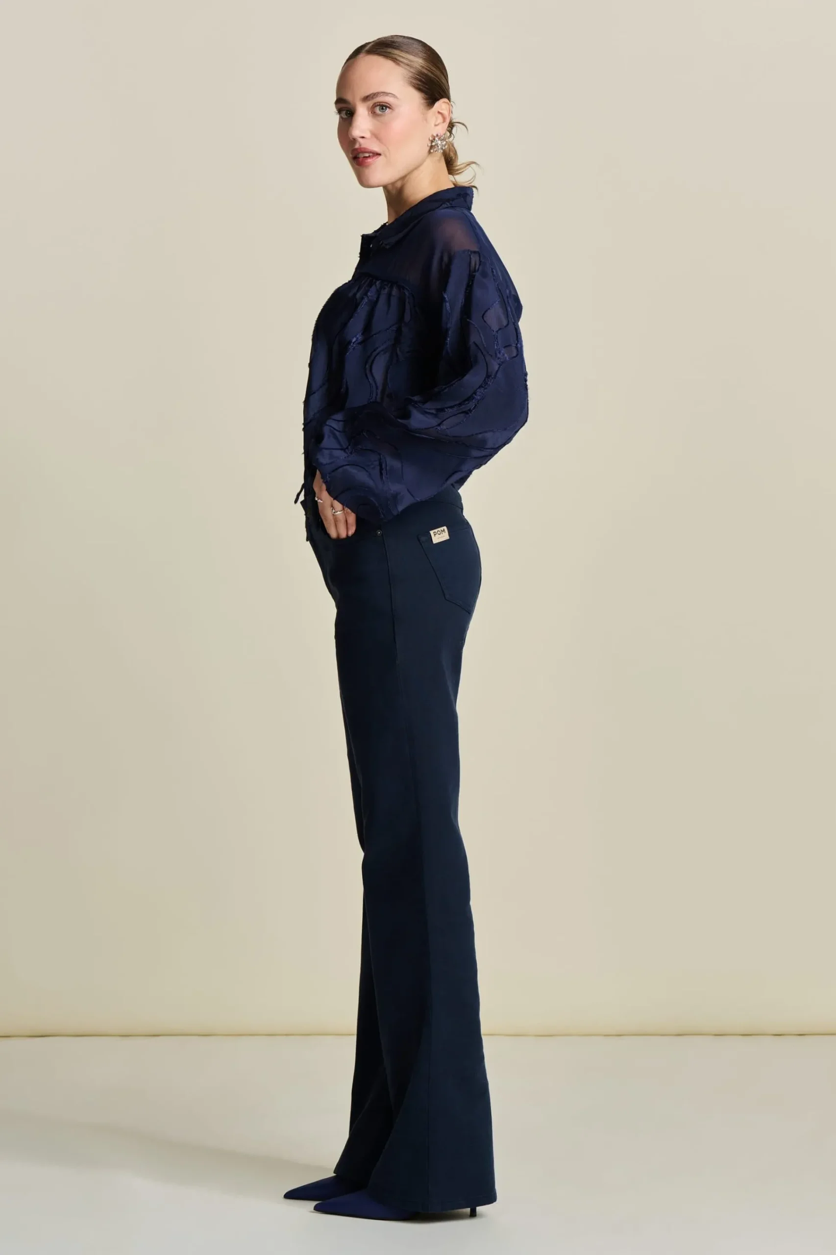 Jeans|Broeken>POM Amsterdam JEANS KATE Flare Washed Midnight Blue