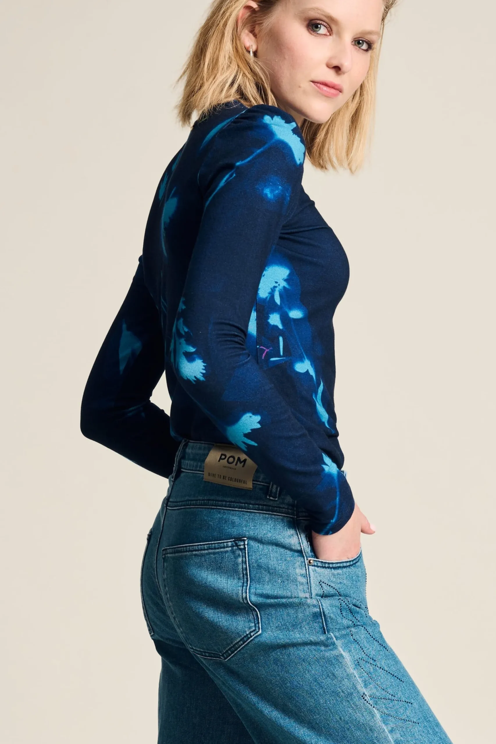 Tops & Turtlenecks>POM Amsterdam TURTLENECK Feathers and Florals