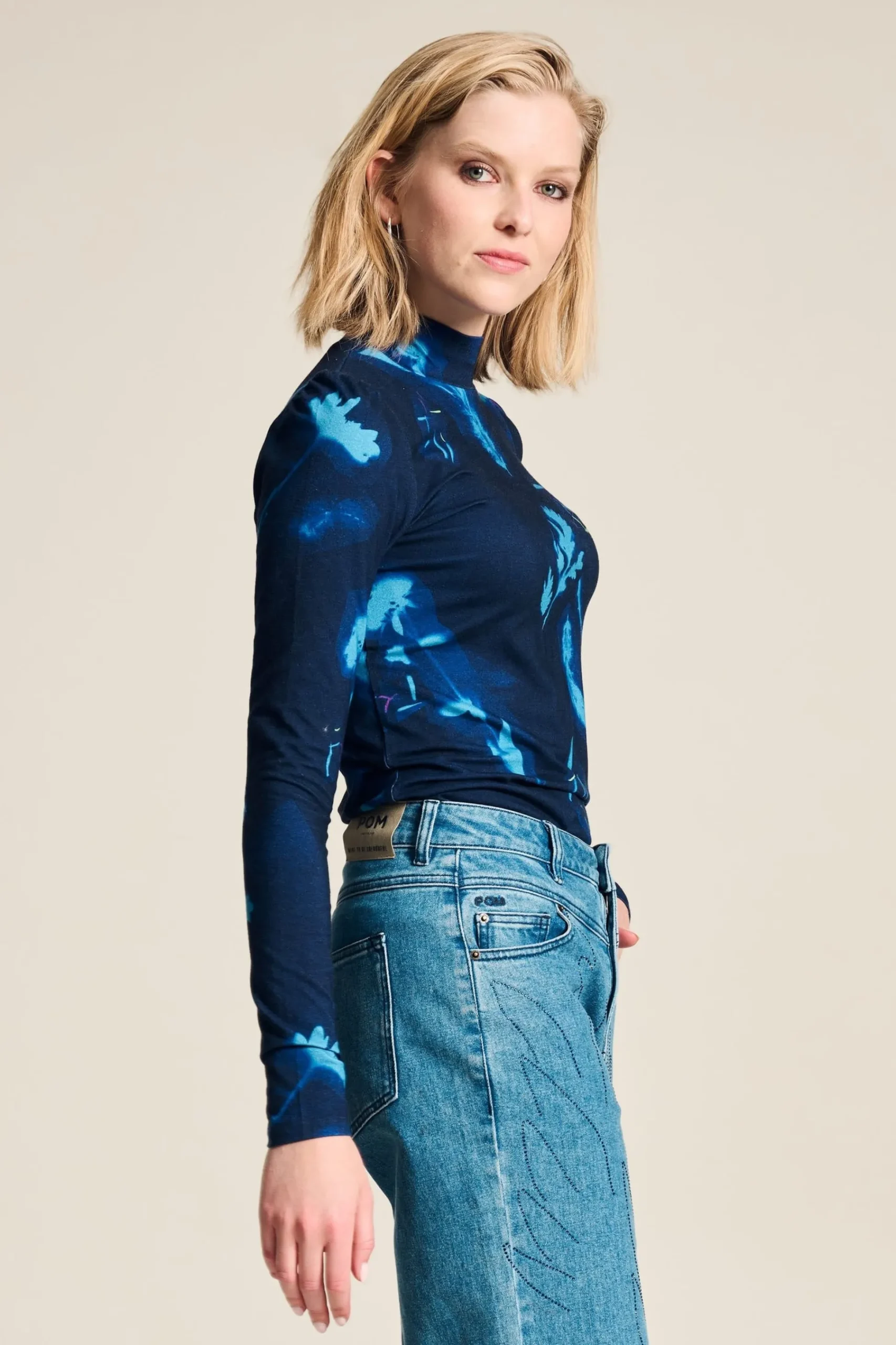 Tops & Turtlenecks>POM Amsterdam TURTLENECK Feathers and Florals