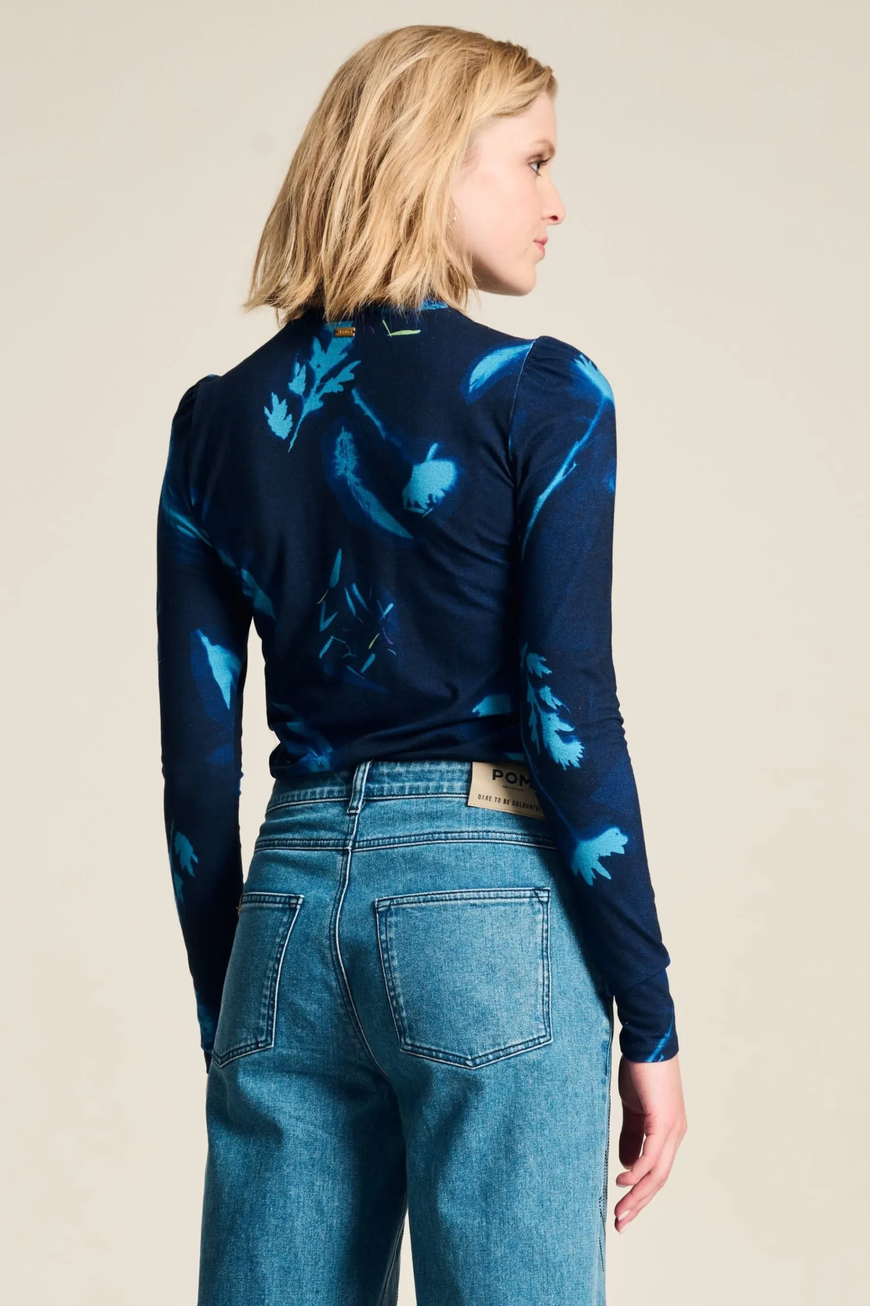 Tops & Turtlenecks>POM Amsterdam TURTLENECK Feathers and Florals